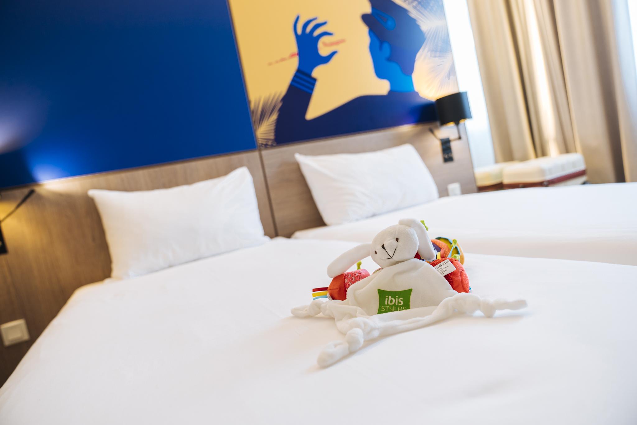 Hotel Ibis Styles Aéroport Arenas 3*